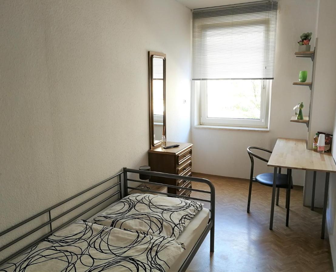 Privatzimmer Fuerth Zentrum Exteriör bild